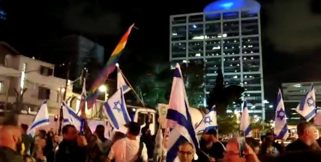 למרות המתיחות הביטחונית: מתנגדי הממשלה יצאו להפגין הערב
