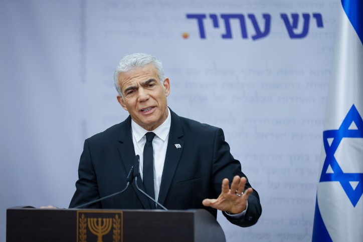 לפיד על היעדרותו מטקס המשואות: "לא משתתף בשידורי תעמולה ממשלתיים"