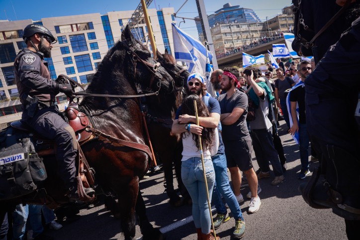 אחרי שעות של חסימות: נתיבי איילון נפתחו מחדש לתנועה | יום האנרכיה