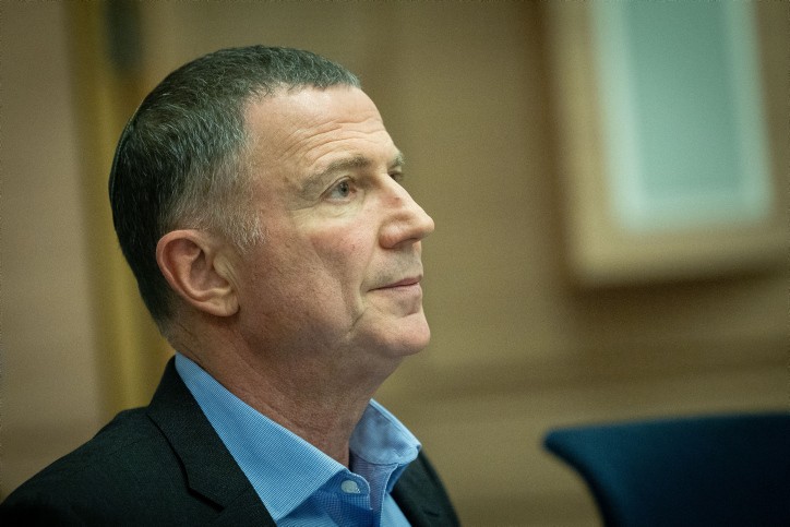 אדלשטיין יוצא נגד השיפוצים בשדה תימן: "יש לבצע בדק בית"