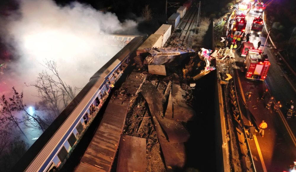 אסון ביוון: לפחות 32 הרוגים בהתנגשות שתי רכבות בצפון המדינה
