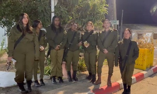 חיילי צה"ל מאחלים לעם ישראל חג פורים שמח