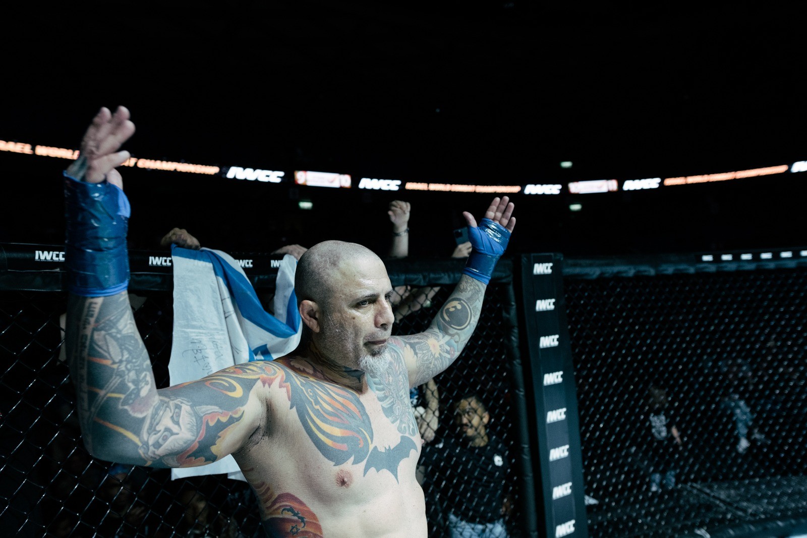 לוחם ה-MMA חיים גוזלי. קרדיט: @viktor_gurevich