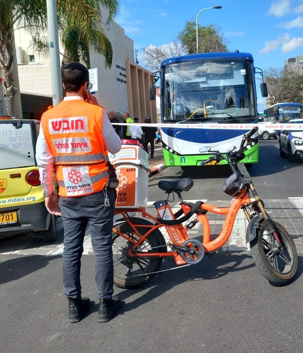 תאונה קטלנית: הולכת רגל נהרגה מפגיעת אוטובוס בחדרה