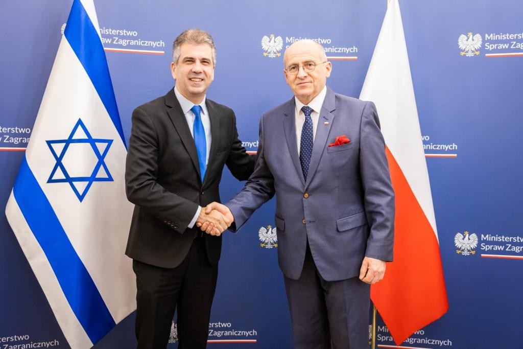 בתום מאמצים: המשבר הסתיים - פולין מחזירה את השגריר לישראל