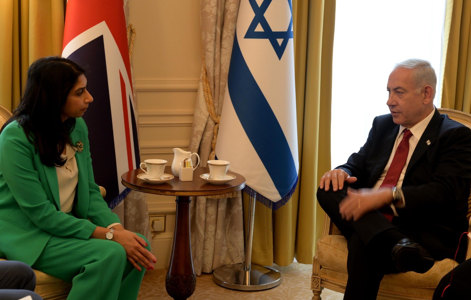 במסגרת ביקורו בלונדון: רה"מ נפגש אמש עם השרה לביטחון הפנים של בריטניה