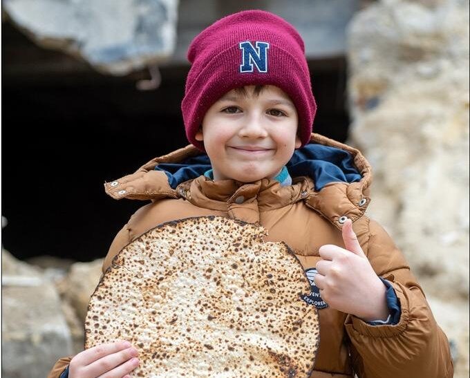 70 טון מצות, 120,000 בקבוקי יין: אוקראינה נערכת ל-142 סדרים ענקיים