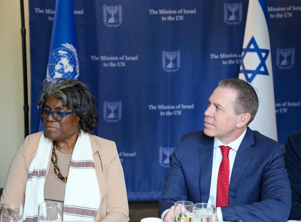 שגריר ישראל לאו"ם, גלעד ארדן ושגרירת ארה"ב באו"ם, לינדה תומאס גרינפילד | קרדיט: דוברות משלחת ישראל לאו״ם