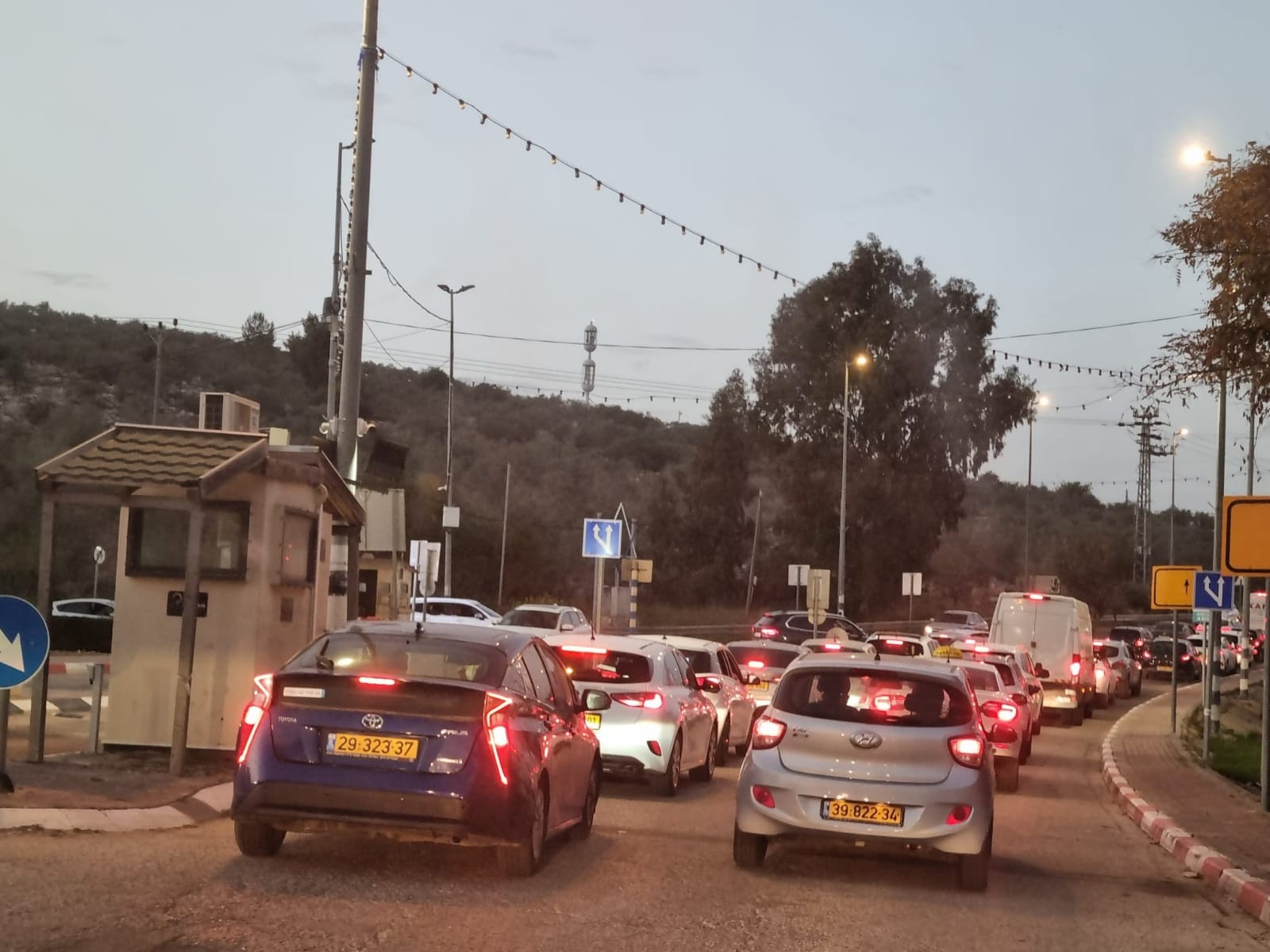 "זלזול והתעללות": פקקי ענק בכבישי השומרון בזמן העצרת באביתר