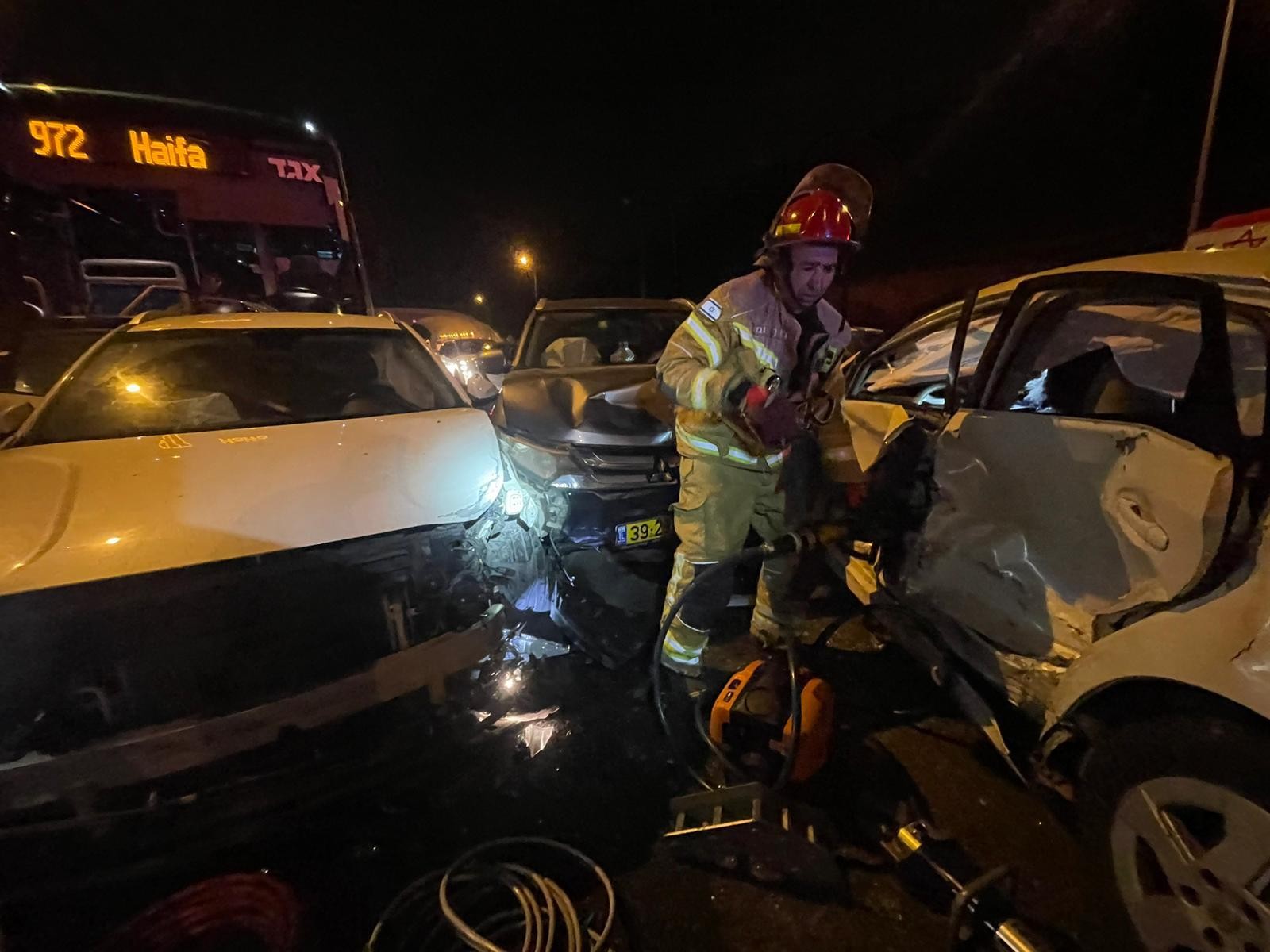 פרסום ראשון: פעילי שמאל חסמו את הכביש - כוחות ההצלה הגיעו לתאונה באיחור