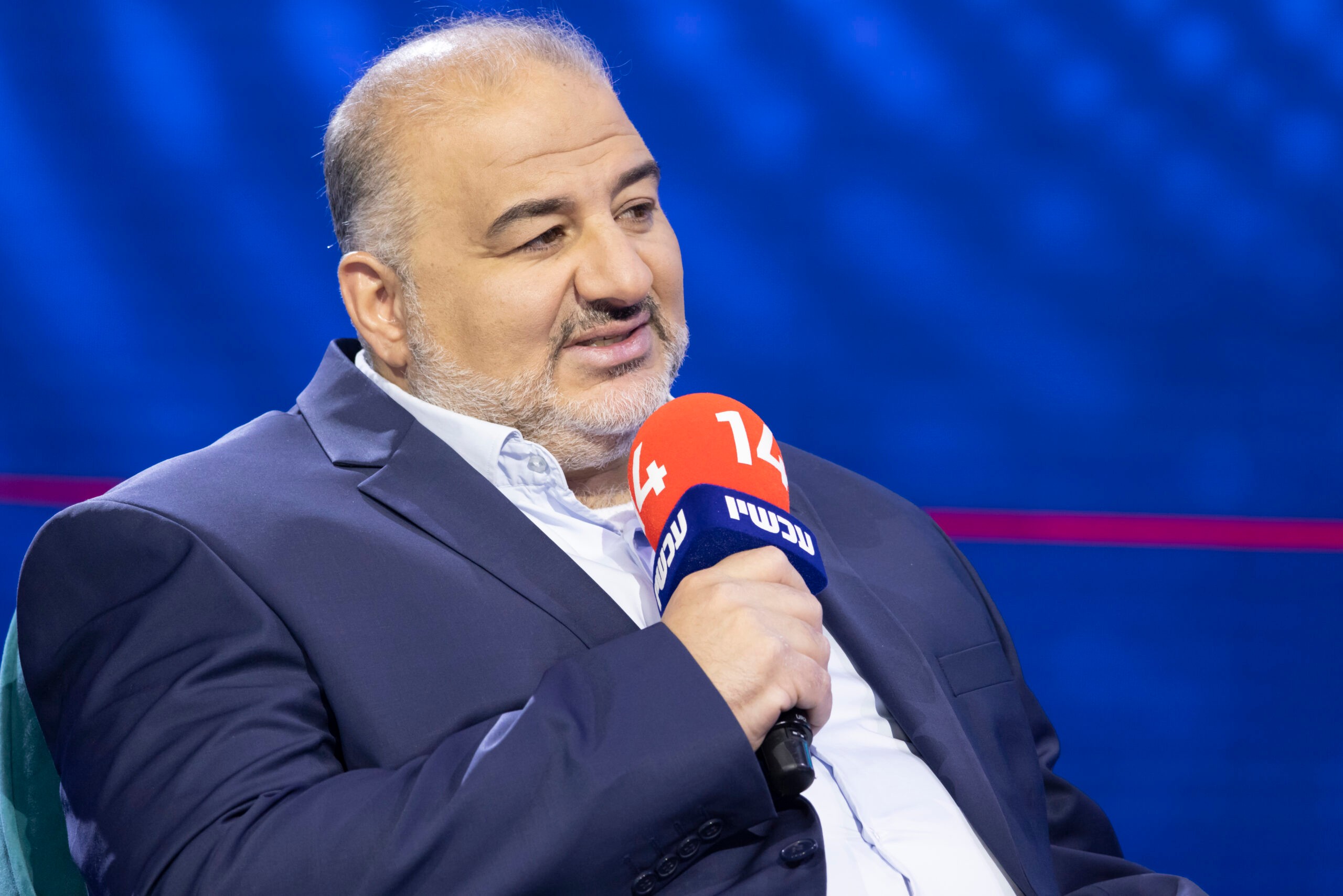 מנסור עבאס מברך את נתניהו: "החלטה אחראית"