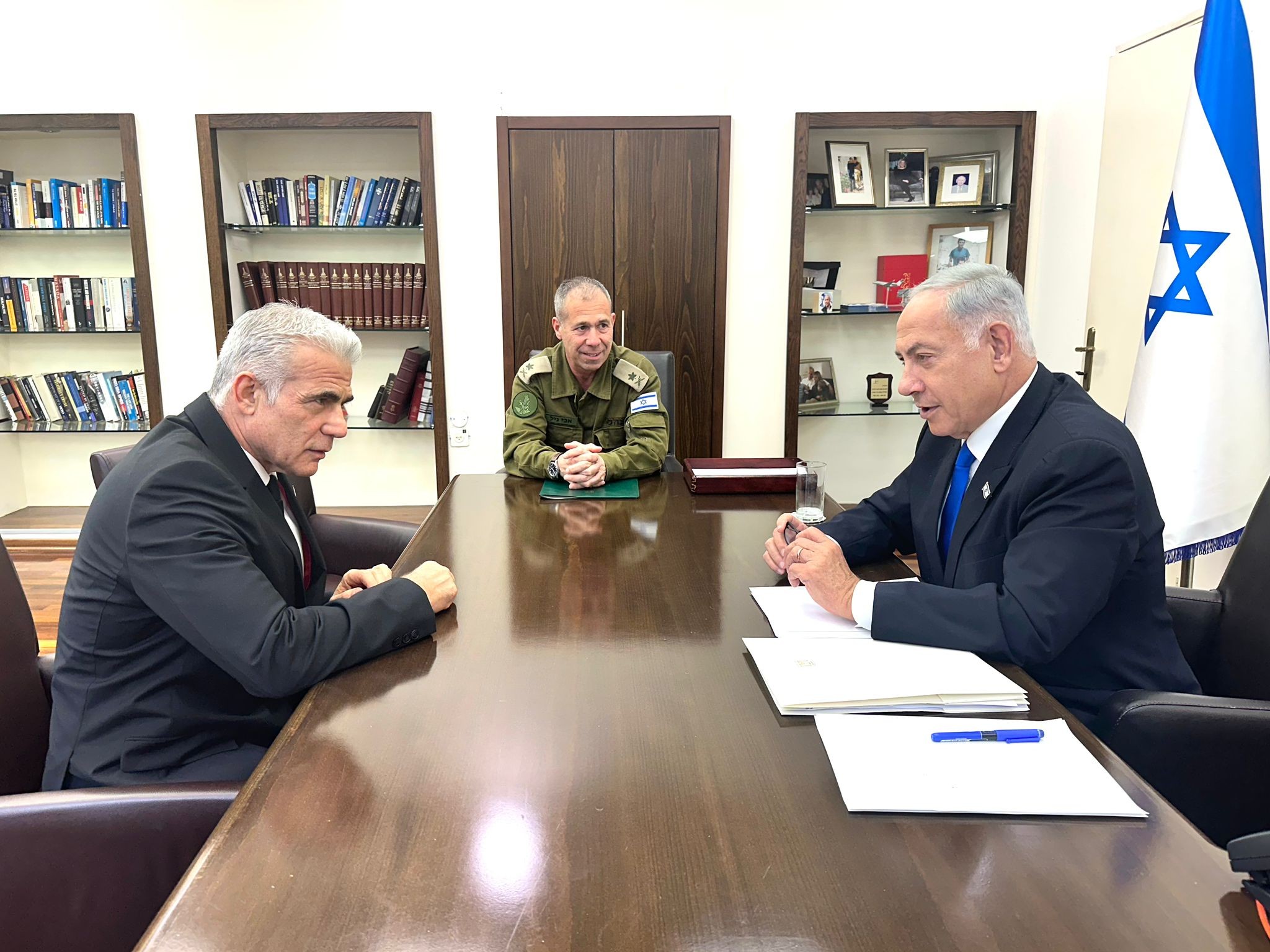 לפיד בתום העדכון הביטחוני עם נתניהו: "הגעתי מודאג - יצאתי עוד יותר מודאג"