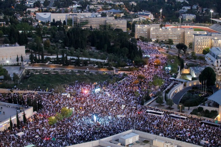 חשיפת חדשות 14: דיון חירום בכנסת על האכיפה הבררנית בהפגנות