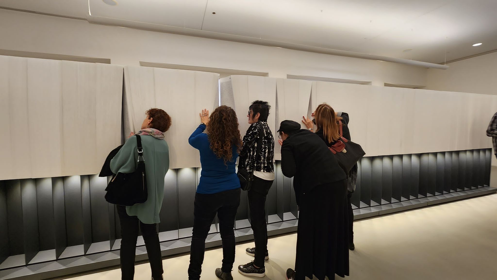 "ספר השמות": המיצג מ'ביתן 27' באושוויץ הגיע למוזיאון יד ושם