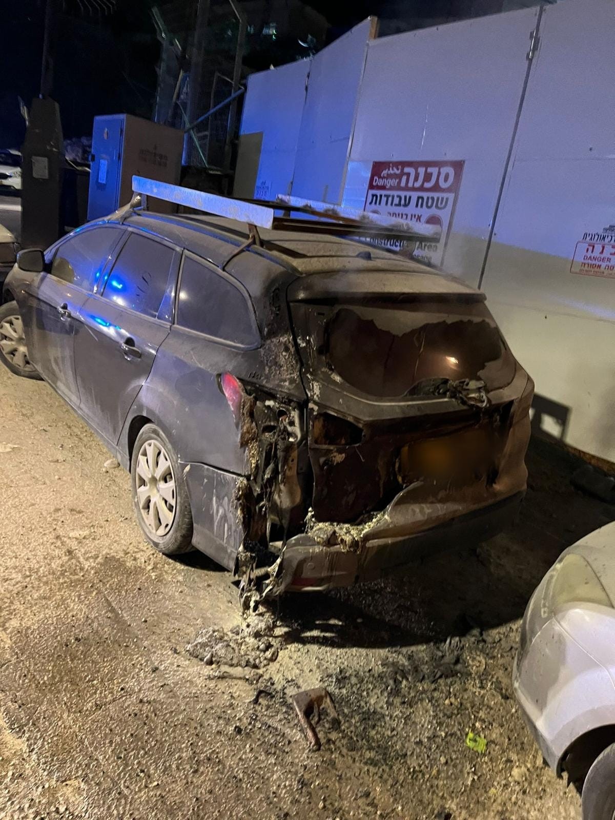 חיפה: שלושה רכבים נשרפו הלילה ברחבי העיר, המשטרה חוקרת