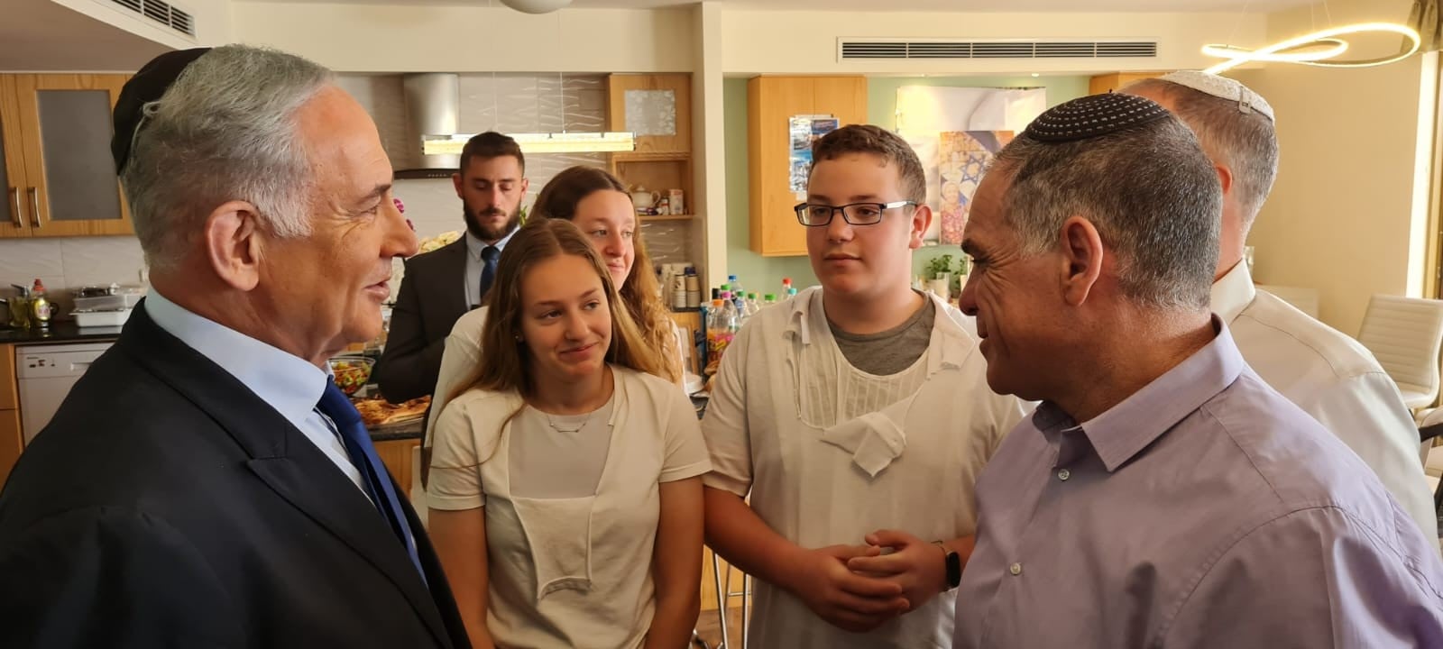 נתניהו בניחום אבלים בבית משפחת די: "ארץ ישראל נקנית בייסורים"