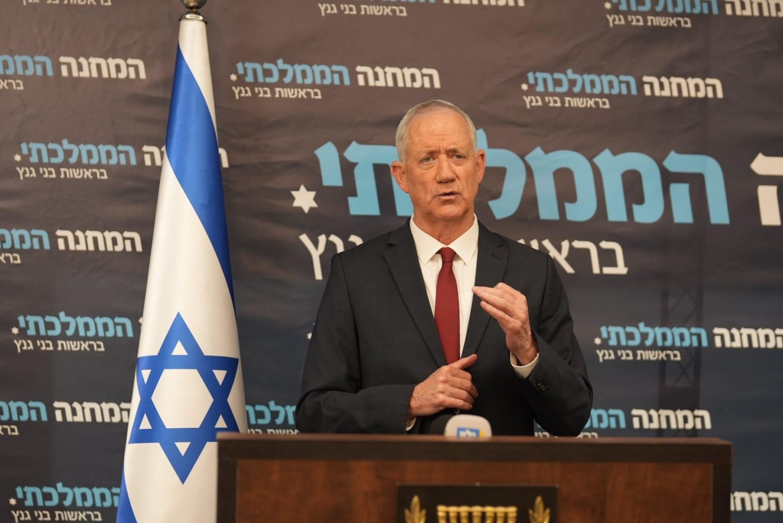 גנץ נגד הדרת הח"כים מבתי העלמין הצבאיים: "להשאיר בחוץ ויכוח ציבורי"