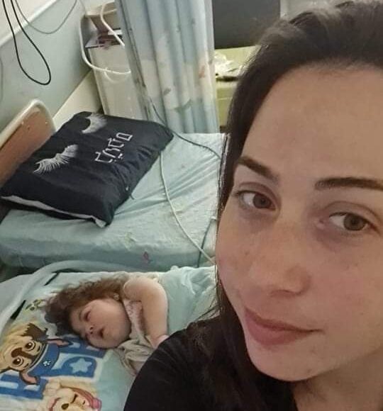 מרגש: האם שהצליחה להשיג מנות דם לבתה באמצעות הפייסבוק