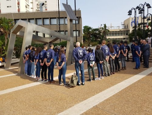 שירת התקווה מול שגרירות גרמניה: "ישראל היא מגדלור של שלום ותקווה"