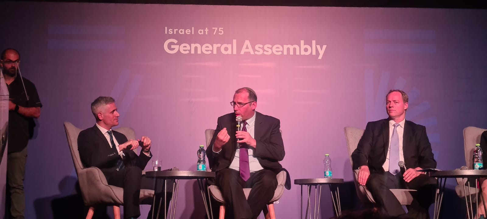 המתקפה של פעילי השמאל נגד רוטמן: "העם היהודי לא יסלח לך" | צפו