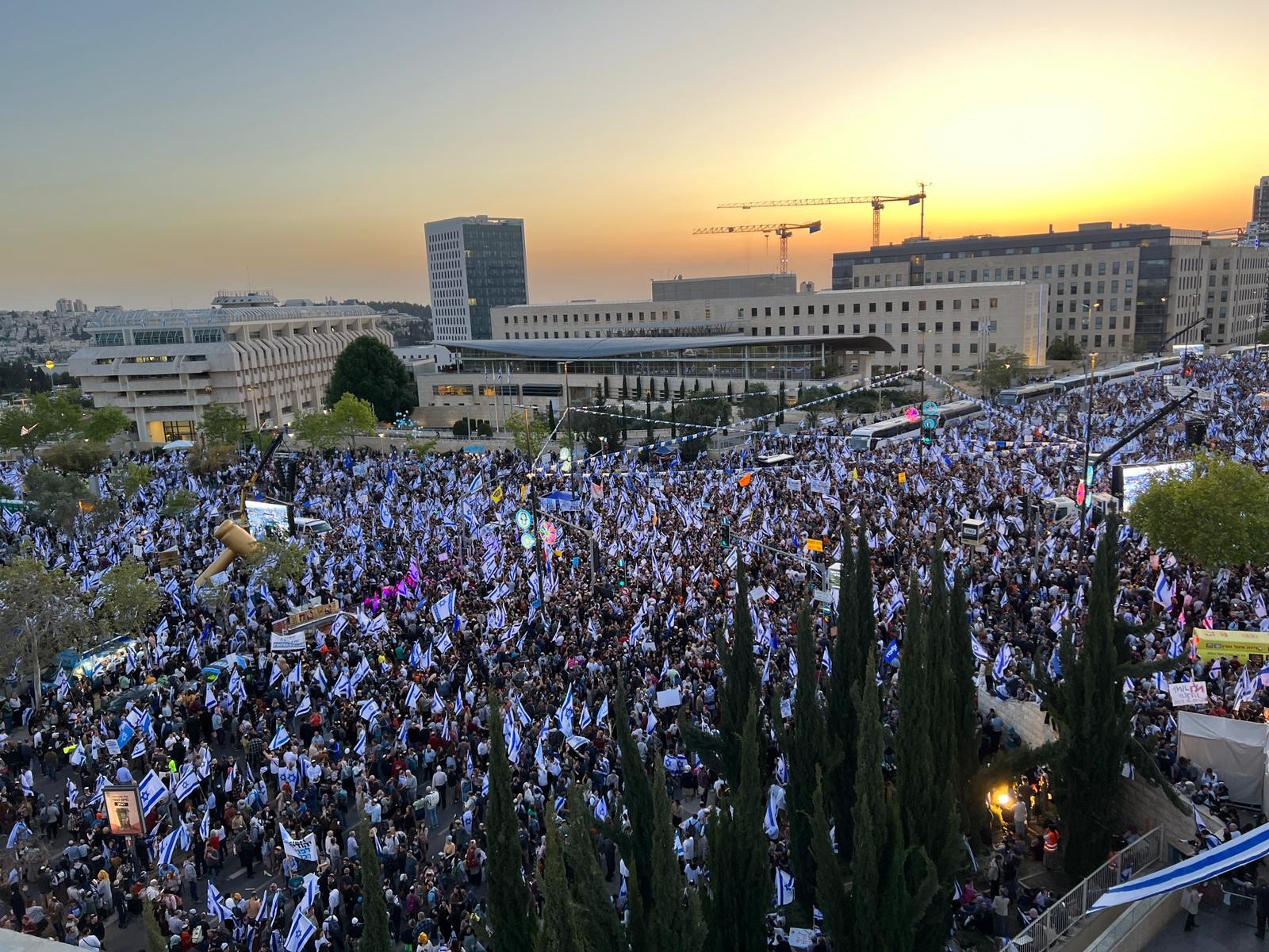"64 מנדטים אינם סוג ב'": הערב - מחאת הימין מגיעה לקפלן תל אביב