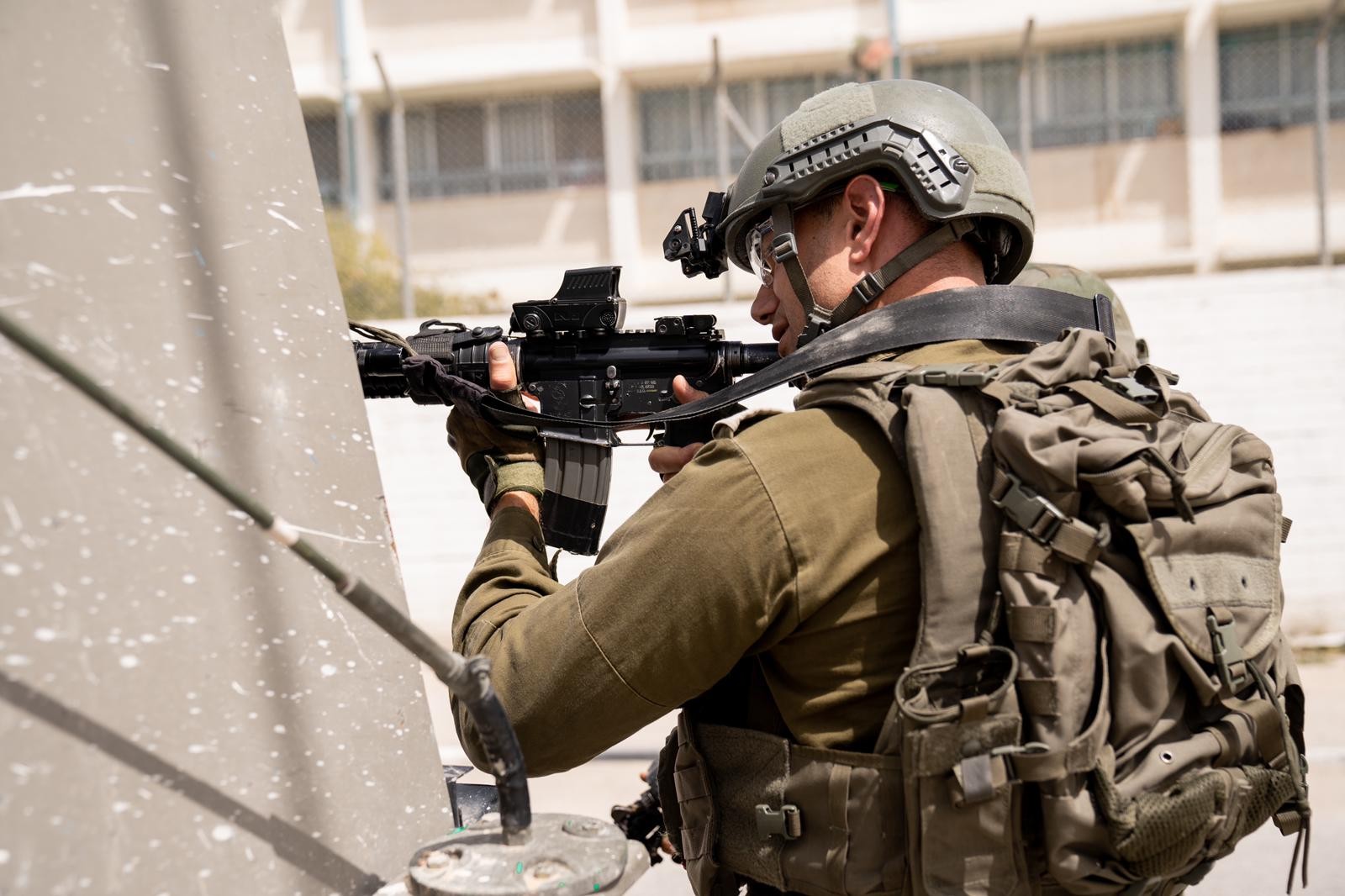 "מי שפוגע בחייל ביו"ש - גיבור": העיתונאי שנחקר בחשד להסתה