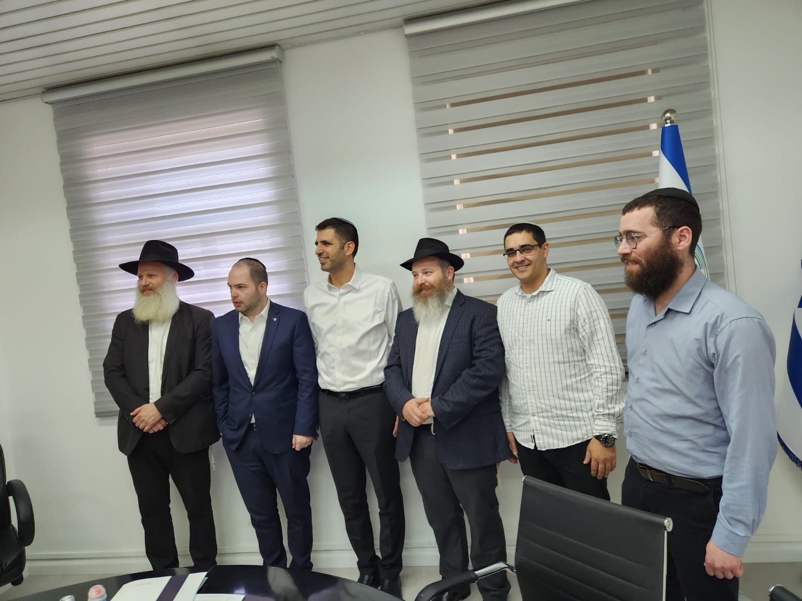 "חודרים ישירות לניידי הילדים": שר התקשורת נחשף לסכנה עצומה ברשת
