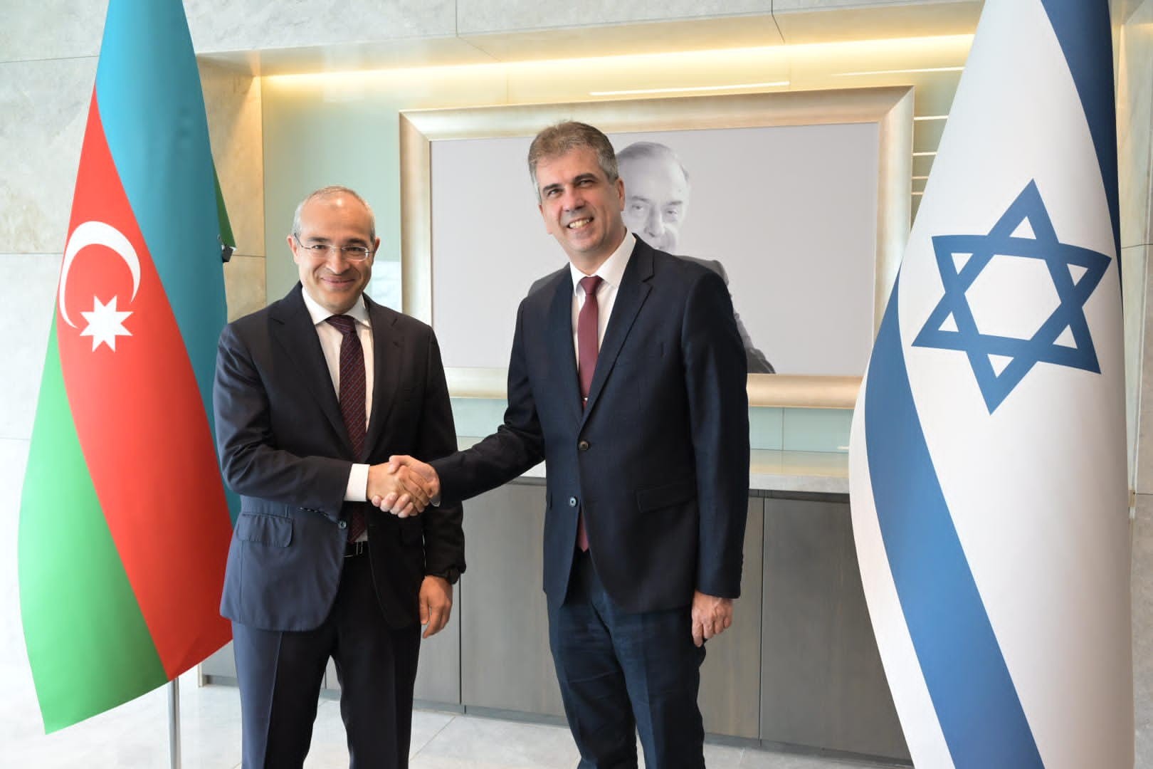 ביטחון וכלכלה: שר החוץ אלי כהן פתח את ביקורו המדיני באזרבייג'ן