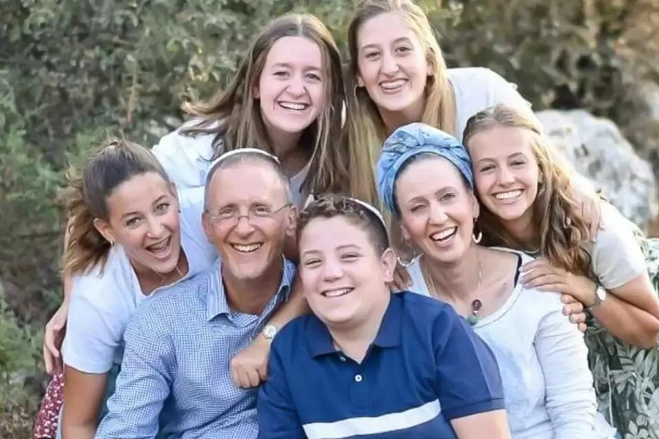 "חייבים לעשות משהו": חניכי אריאל במיזם מרגש לע"נ לאה מאיה ורינה