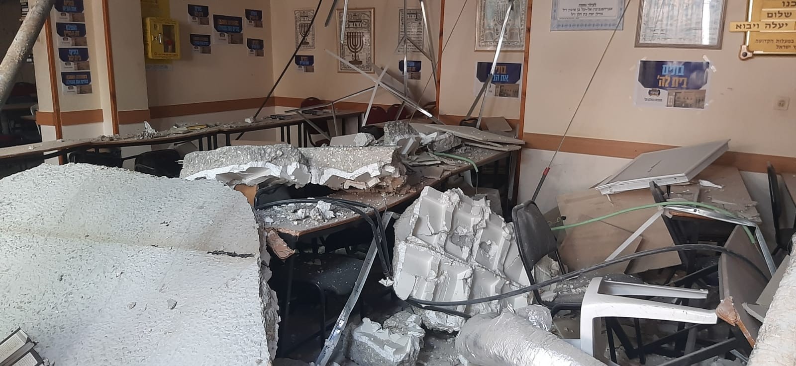 נס בפסגת זאב: תקרת בית כנסת שנבנתה ללא היתר קרסה הבוקר