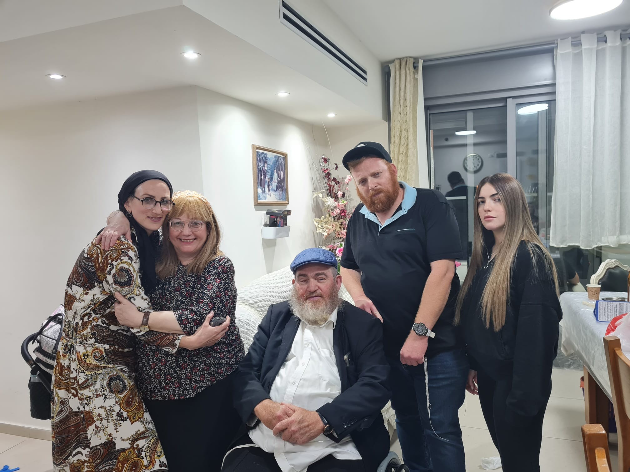 "עוד נחגוג במסיבת הודיה": אמו של מוישי קליינרמן ביקרה את משפחת רוטבן