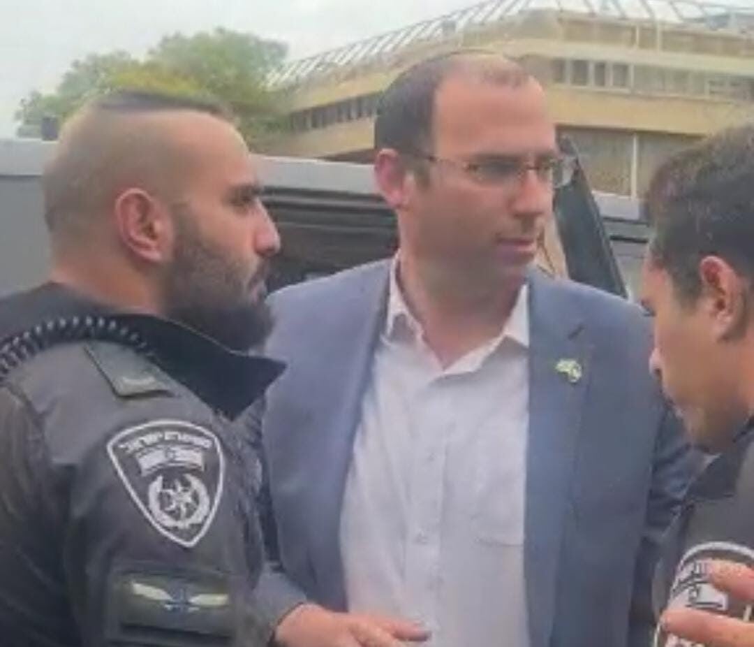 ח"כ רוטמן מוקף בשוטרים | שימוש לפי סעיף 27א לחוק זכויות יוצרים