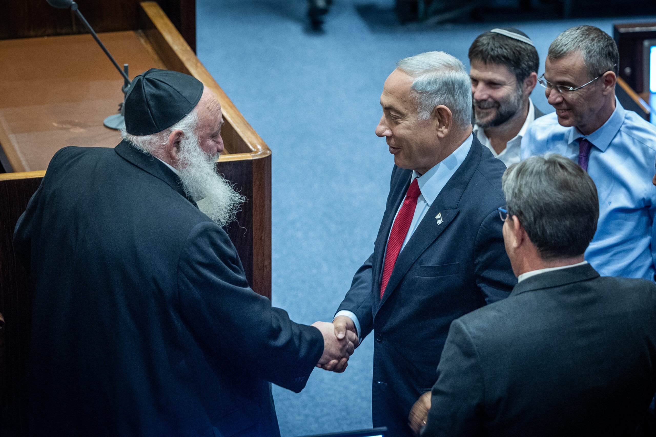 בניסיון להעביר התקציב, רה"מ במרתון פגישות עם הח"כים החרדיים