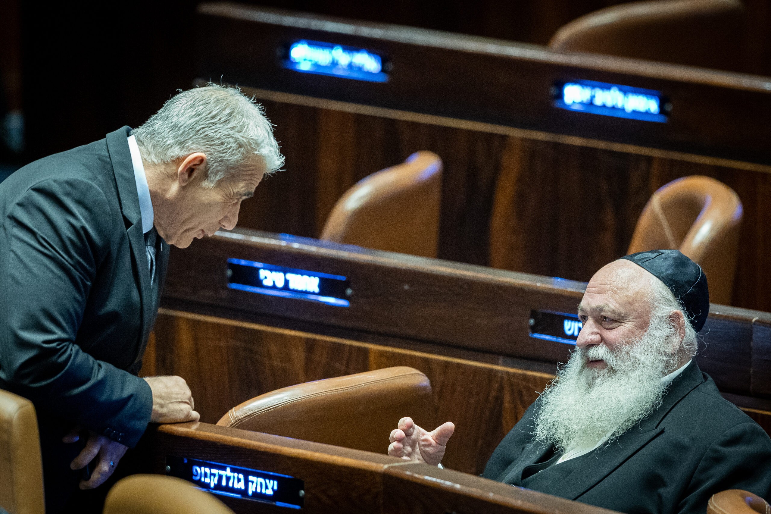 עימות ברשת: גולדקנופף תקף את לפיד, שלא נשאר חייב