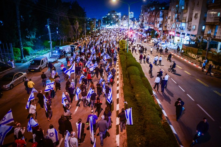 ההפגנה בבני ברק, ארכיון | קרדיט: אבשלום ששוני, פלאש90
