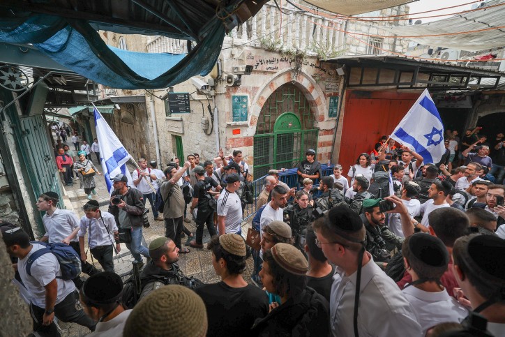 הקרב במערכת החינוך: מי יניף את הדגל ביום ירושלים?