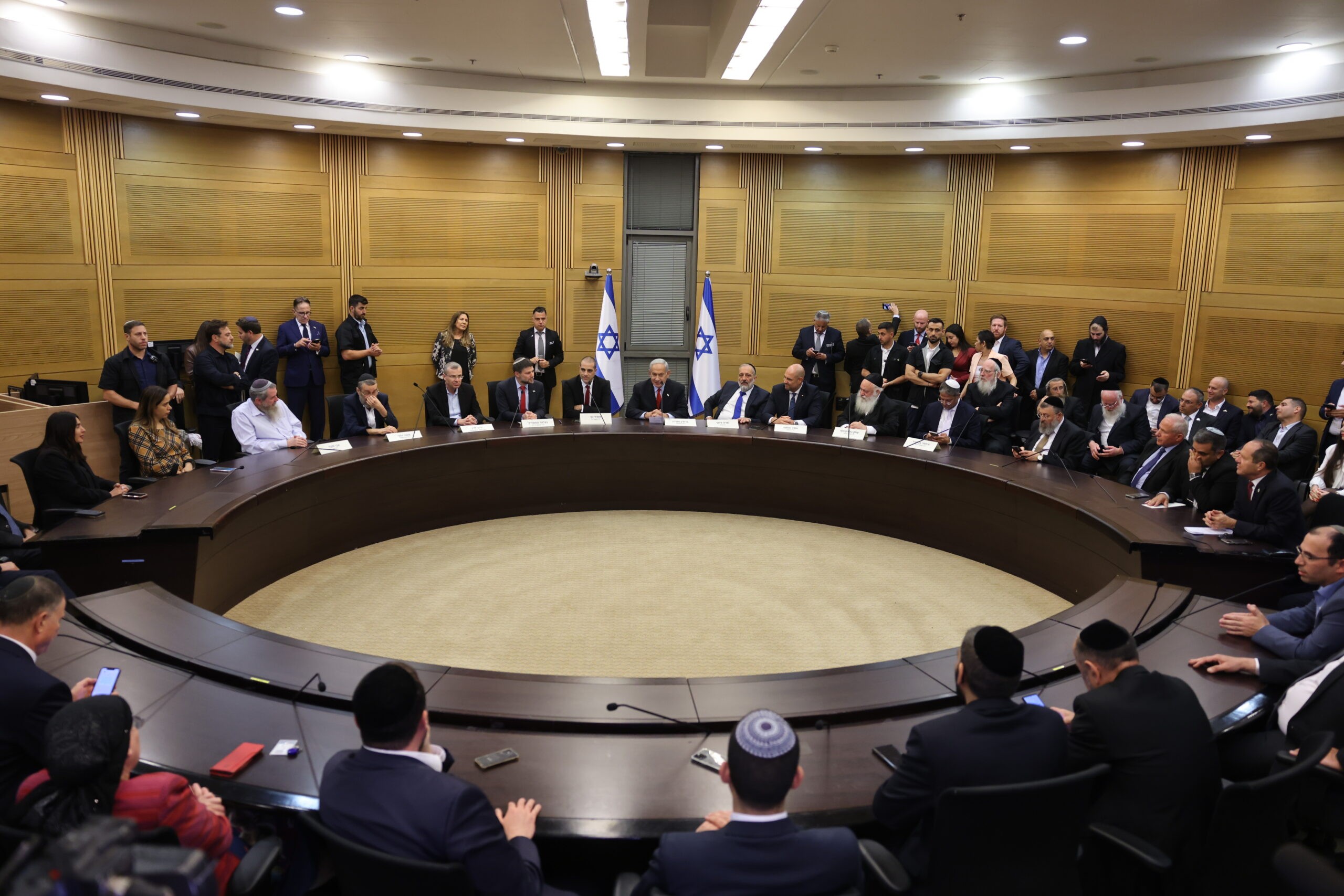 ישיבת הקואליציה בכנסת לפני ההצבעה על תקציב המדינה, ארכיון | צילום: יונתן זינדל, פלאש 90