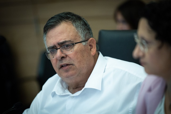 מבוכה בליכוד: בהוראת ביה"מש - ח"כ האחראי על מסרונים מכפישים נחשף