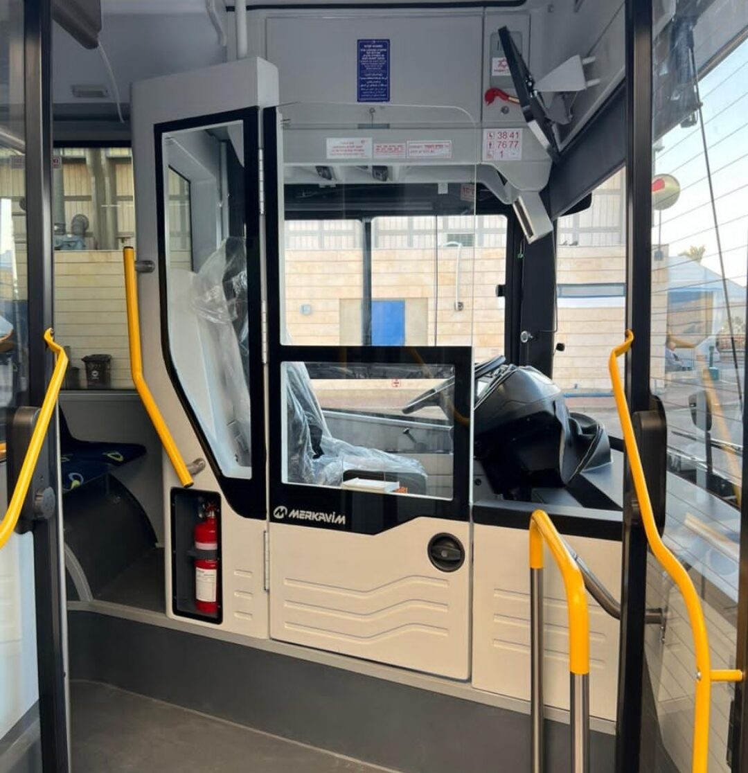 נהג כלא ילדים באוטובוס בירושלים - ואיים לחטוף אותם