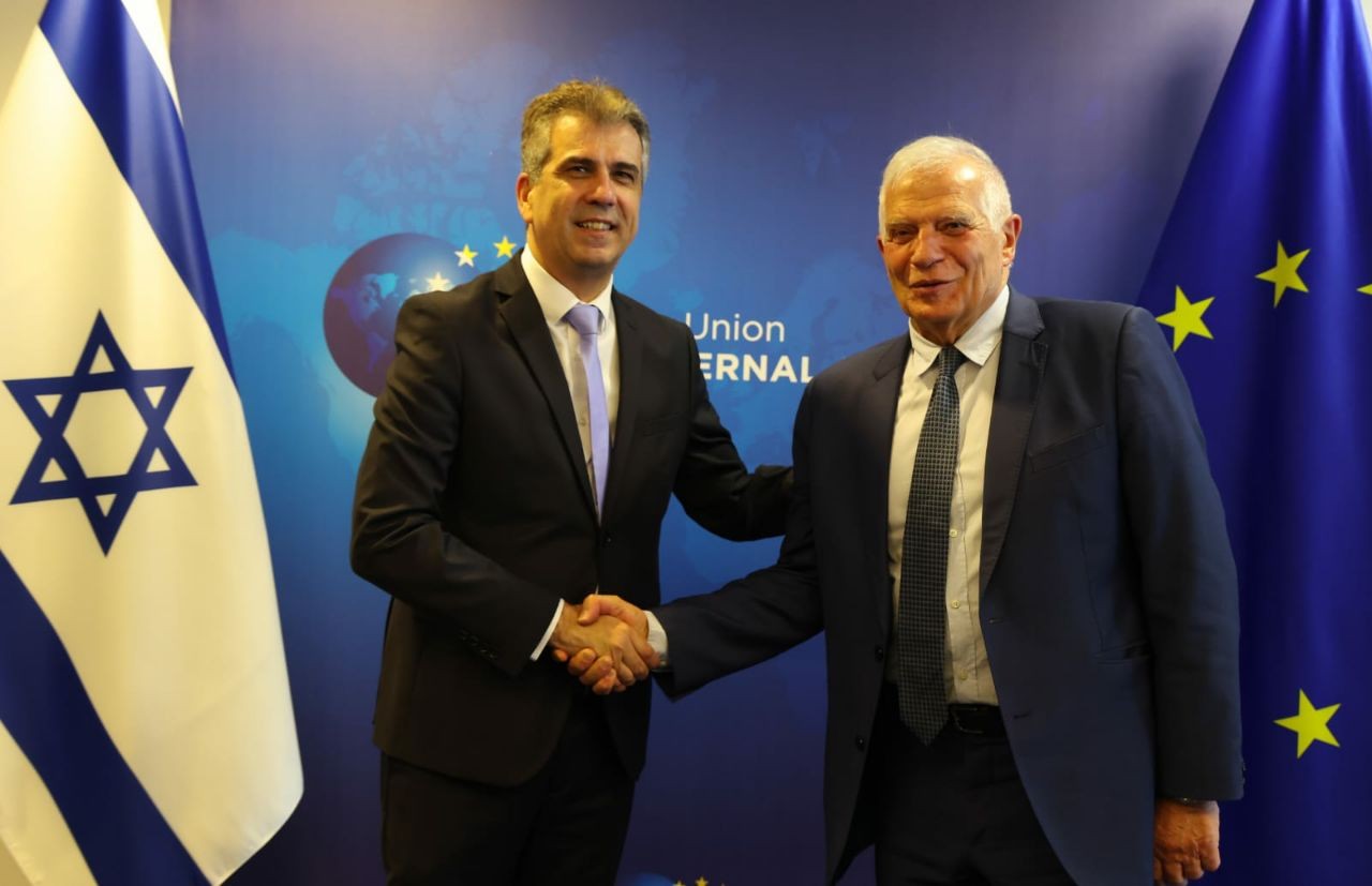 "פתחנו דף חדש בינינו": שר החוץ אלי כהן נפגש עם מקבילו מהאיחוד האירופי