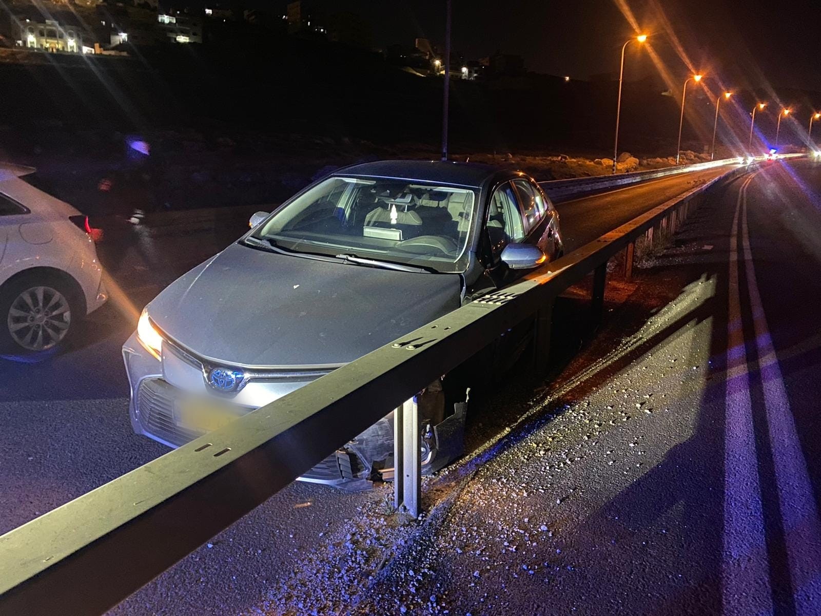 דרמה בירושלים: המשטרה עצרה רכב גנוב וגילתה שהנהג שב"ח
