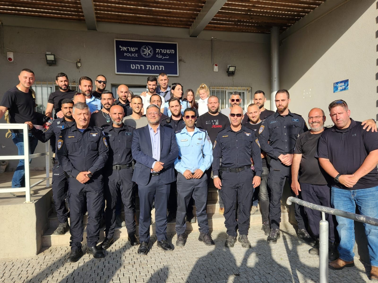 השר בן גביר ברהט: "להילחם מלחמת חורמה במי שרוצה לפגוע - זו מטרתנו"