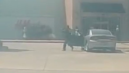 ארה"ב: לפחות תשעה בני אדם נהרגו באירוע ירי המוני בקניון בטקסס | תיעוד