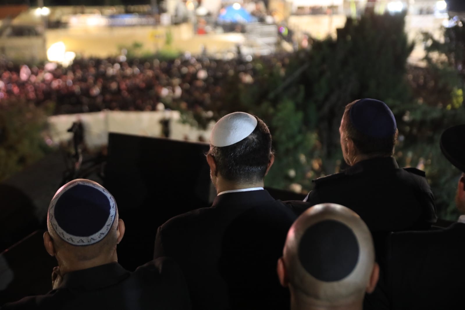 צופים מלמעלה: השר בן גביר, השר פרוש והמפכ"ל בהילולת הרשב"י במירון