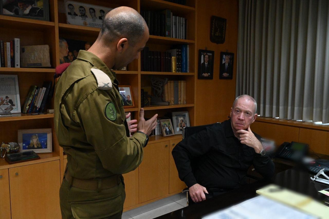 השר גלנט לראשי רשויות העוטף: "עלינו להיות מוכנים גם למערכה ממושכת". קרדיט: אריאל חרמוני, משרד הביטחון