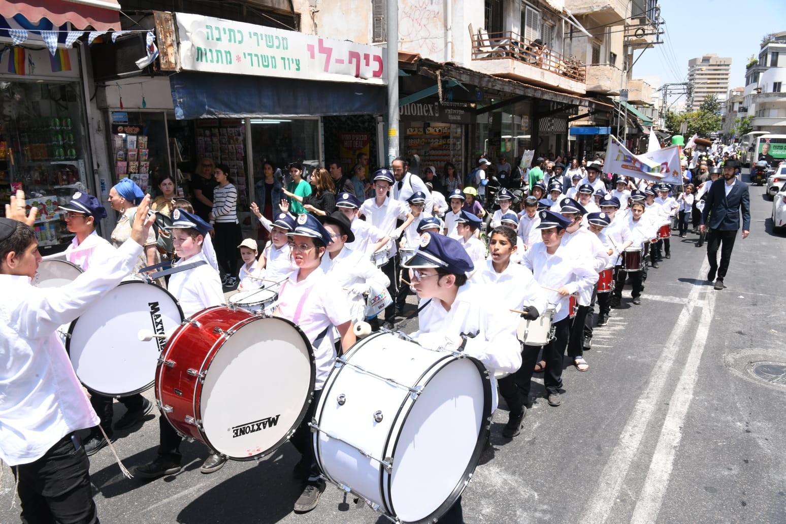 הפגנה מרגשת ברחובות תל אביב: "אני אוהב כל יהודי"