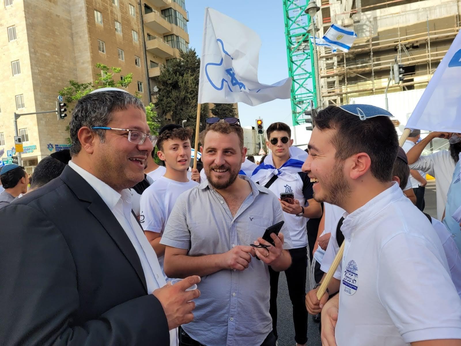 עיתון הארץ והעיתונאי יניב קובוביץ' קיבלו מכתב התראה לפני תביעה