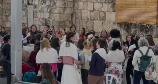 הפרובוקציה החודשית: נשות הכותל עלו הבוקר לרחבה - ועוררו סערה