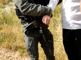 שני מתיישבים נעצרו לאחר שניסו למנוע חריש של ערבי באדמות שילה | תיעוד