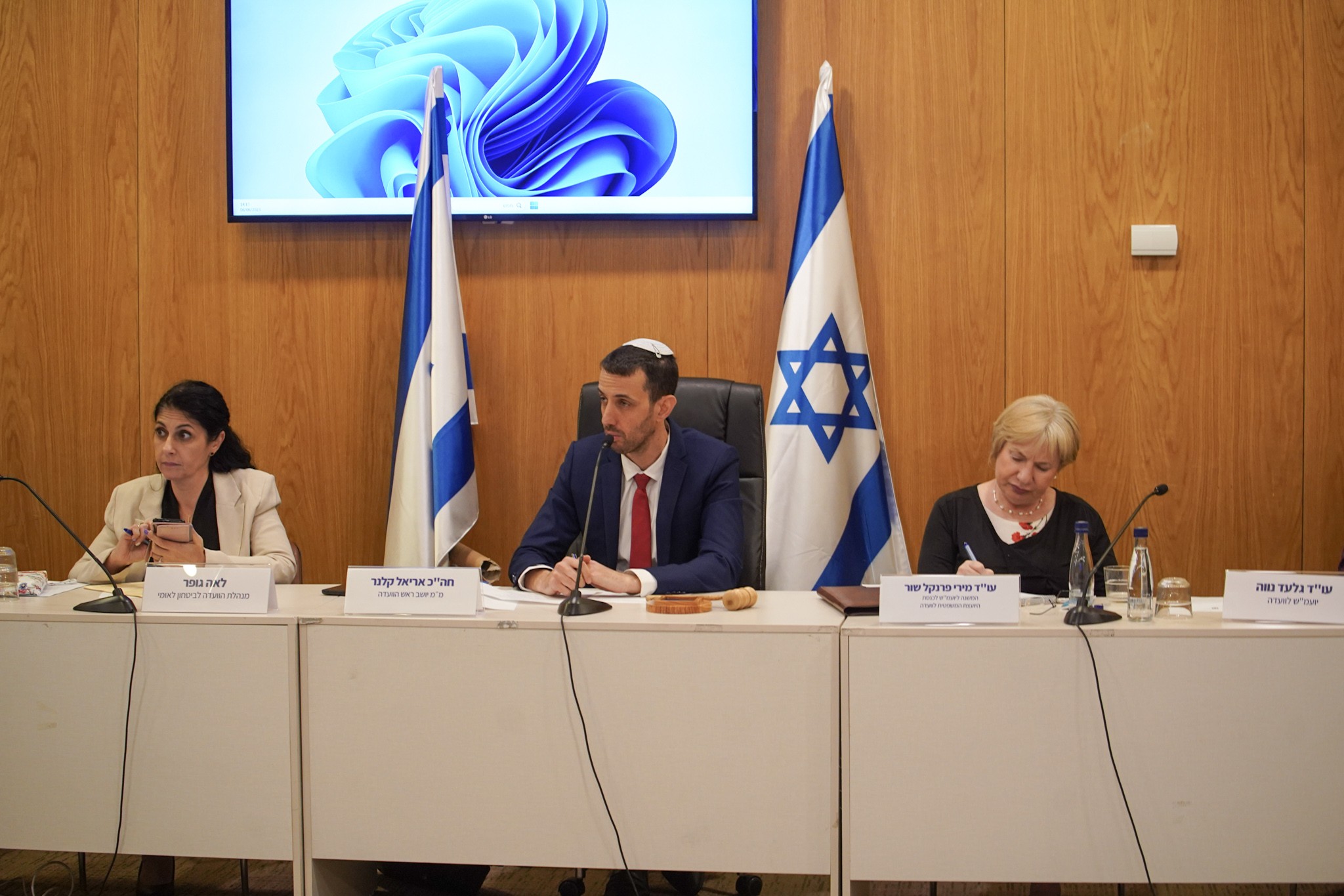 "המסכלים ישלמו כל מחיר על מעשיהם": פרשת גל הירש הגיעה לכנסת